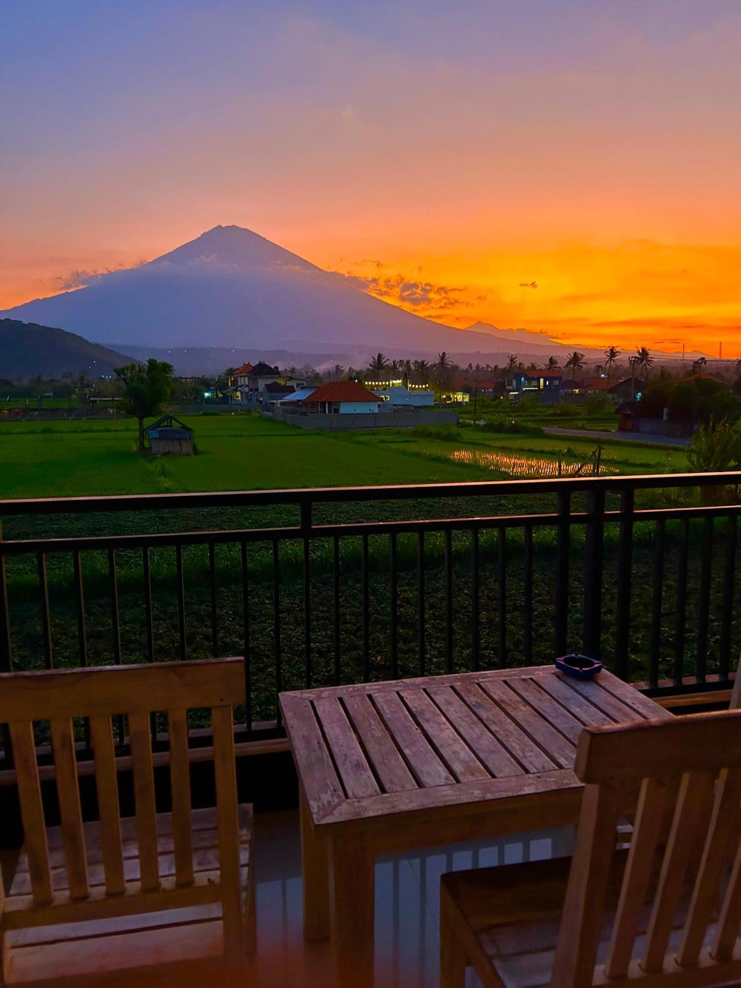D'Uma Amed Homestay Exterior foto
