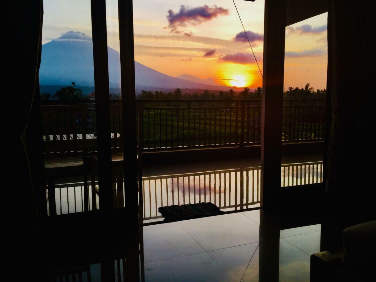 D'Uma Amed Homestay Exterior foto
